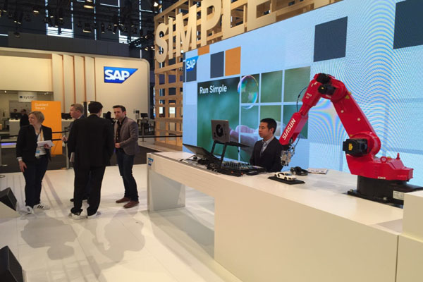 蓝狮娱乐公司与德国SAP公司联合参展CeBIT 2015，获中德副总理高度评价